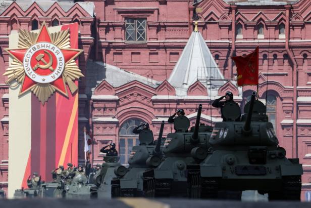 RUSSIA-HISTORY-WWII-ANNIVERSARY-PARADE
