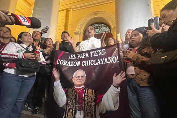 Peple of Chiclayo celebrate the election of the new pope