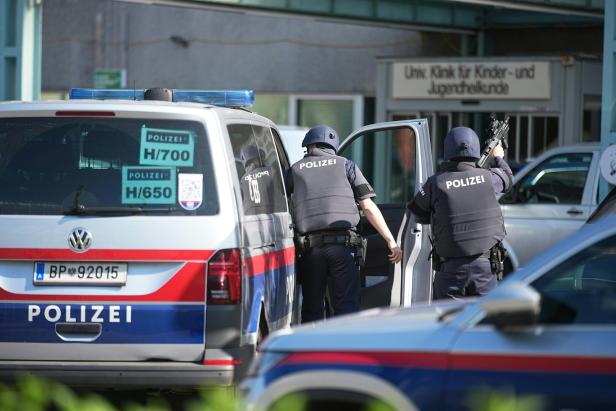 WIEN: WEGA UND POLIZEI SUCHEN NACH BEWAFFNETEM MANN BEI AKH WIEN: WEGA UND POLIZEI SUCHEN NACH BEWAFFNETEM MANN BEI AKH