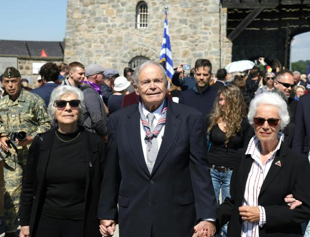 KZ-BEFREIUNGSFEIER IN MAUTHAUSEN: "MAUTHAUSEN-BABYS" 20.000 Besucher bei Mauthausen-Gedenken mit den letzten Überlebenden