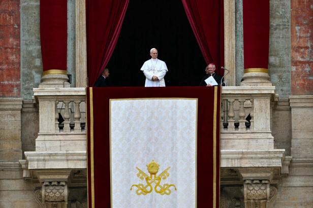 TOPSHOT-VATICAN-RELIGION-POPE-REGINA CAELI