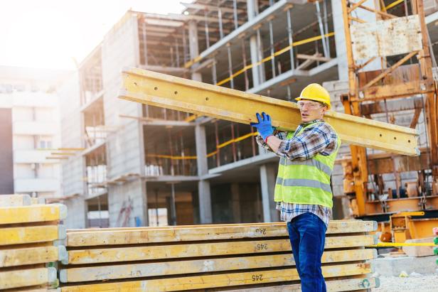 Long plank support for concrete and armature