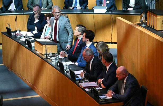 SONDERSITZUNG DES NATIONALRATES MIT BUDGETREDE SONDERSITZUNG DES NATIONALRATES MIT BUDGETREDE