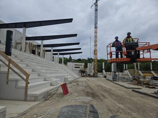 Der Blick auf die neue Haupttribüne 