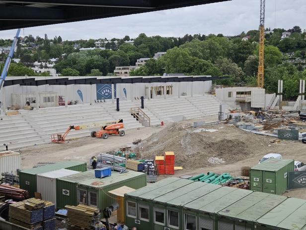 Der Blick auf die neue Haupttribüne