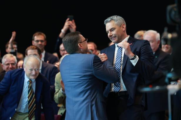 Parteitag der ÖVP - Wöginger und Karl Nehammer Parteitag der ÖVP