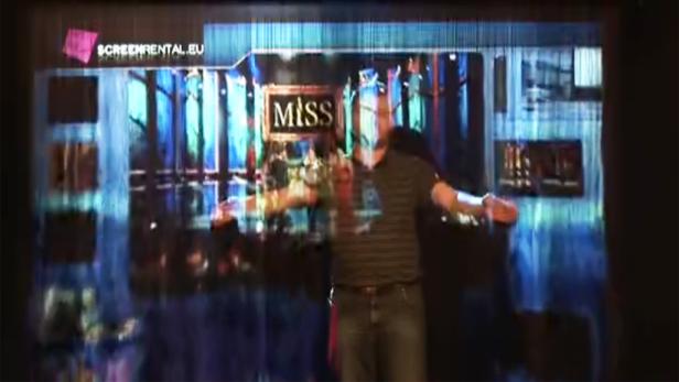 Schwebende Touchscreens im Nebel