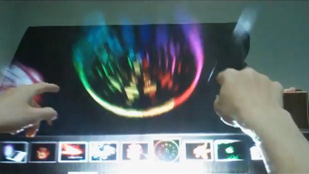 Schwebende Touchscreens im Nebel