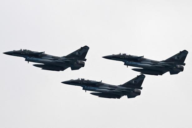 PAKISTAN-POLITICS-DEFENCE