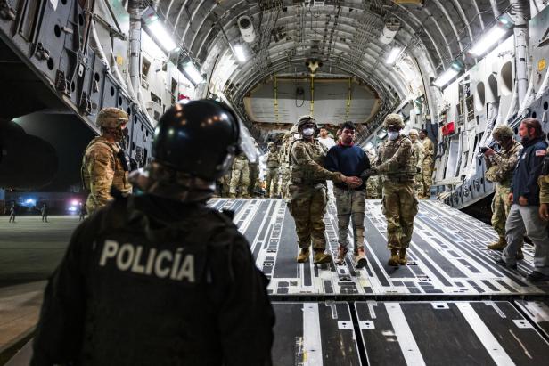 U.S. deports alleged members of the Tren de Aragua to be imprisoned in El Salvador U.S. deports alleged members of the Tren de Aragua to be imprisoned in El Salvador