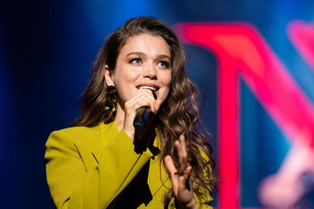 PK VEREINIGTE BÜHNEN WIEN (VBW): CAST- UND STÜCKPRÄSENTATION "MARIA THERESIA - DAS MUSICAL": LATTEN PK VEREINIGTE BÜHNEN WIEN (VBW): CAST- UND STÜCKPRÄSENTATION "MARIA THERESIA - DAS MUSICAL": LATTEN