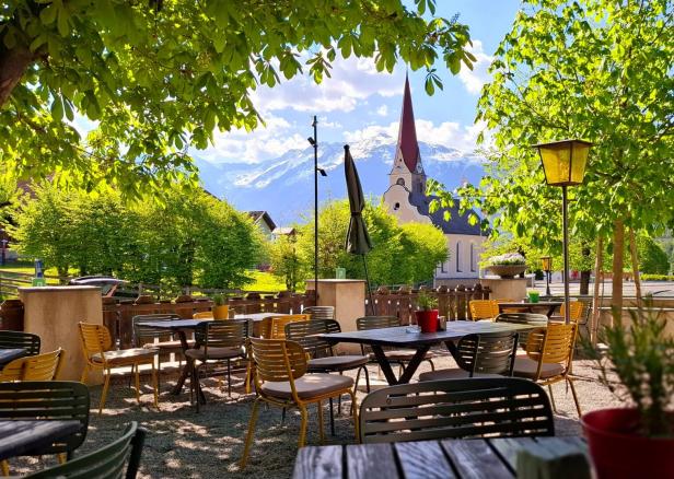 Gastgarten des Hotels "Der Stern" im Obsteig