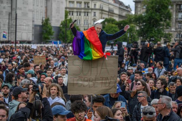 HUNGARY-PARLIAMENT-DEMONSTRATION-NGO-PRESS-RIGHTS