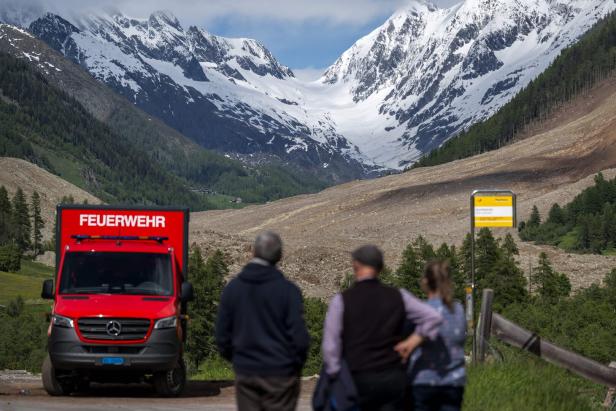 SWITZERLAND-ENVIRONMENT-GLACIERS-MOUNTAINS-DISASTER-LANDSLIDE