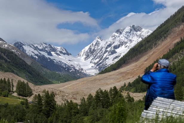 SWITZERLAND-ENVIRONMENT-GLACIERS-MOUNTAINS-DISASTER-LANDSLIDE