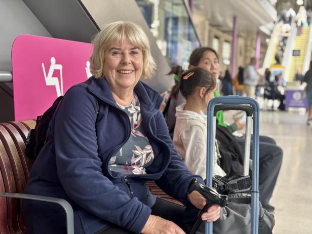 Lydia Robinson sitzt in Waterloo.