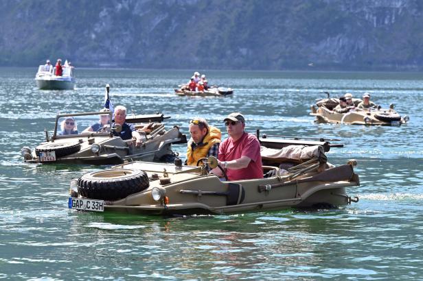 Schwimmwagen-Treffen am Mondsee.