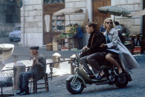 Matt Damon und Gwyneth Paltrow in „Der talentierte Mr. Ripley“ (1999) auf einem Motorroller.