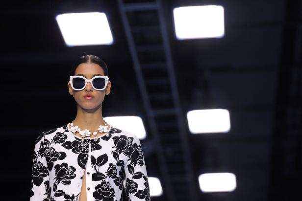 Carolina Herrera Frühjahr/Sommer 2025 Kollektion während der New York Fashion Week in New York City.