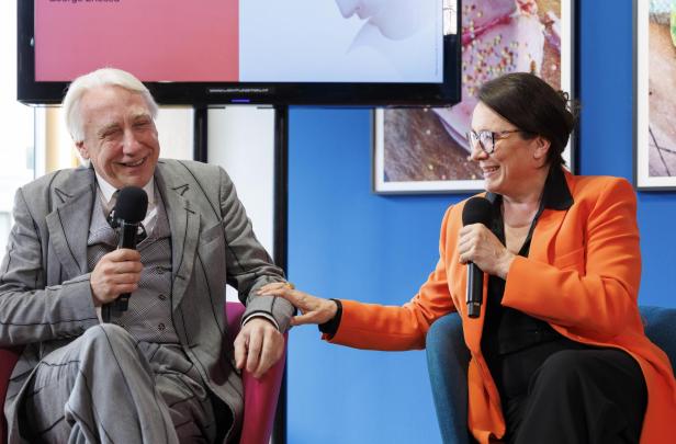 Kriegenburg und Paasikivi bei der Pressekonferenz „Programm 2025“ der Bregenzer Festspiele.