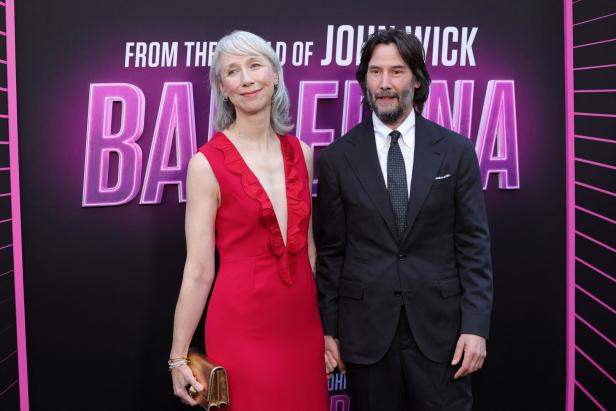 Keanu Reeves und Alexandra Grant bei der Premiere des Films "Ballerina" in Los Angeles