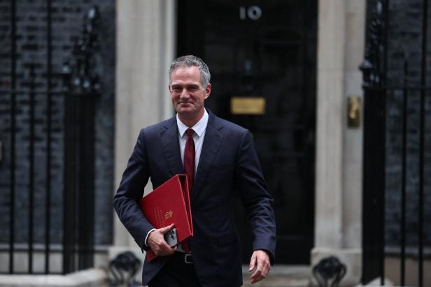 BRITAIN-POLITICS-GORVERNMENT-ECONOMY-FINANCE BRITAIN-POLITICS-GORVERNMENT-ECONOMY-FINANCE