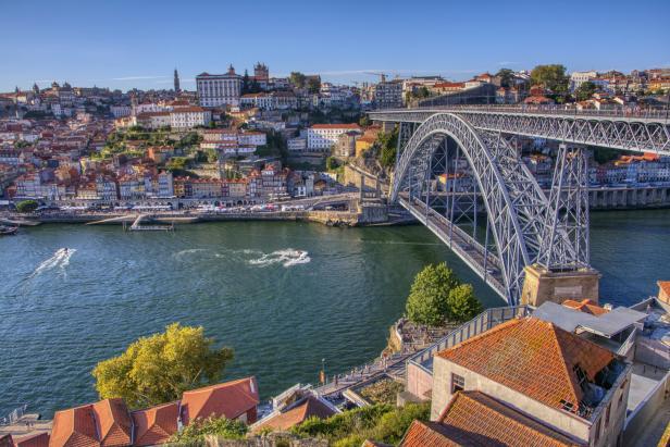 Das historische Zentrum von Porto in Portugal.