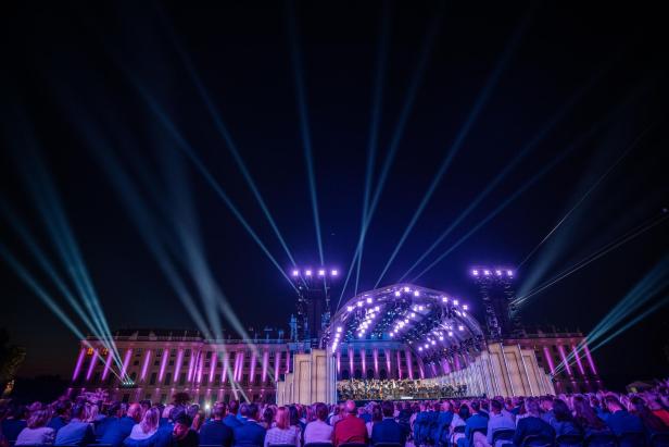SOMMERNACHTSKONZERT DER WIENER PHILHARMONIKER SOMMERNACHTSKONZERT DER WIENER PHILHARMONIKER