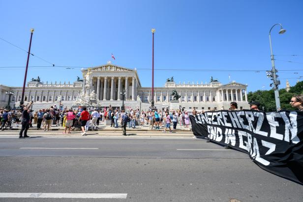 Jetzt erst recht: Laute Lebensfreude gegen die Trauer bei der Vienna Pride