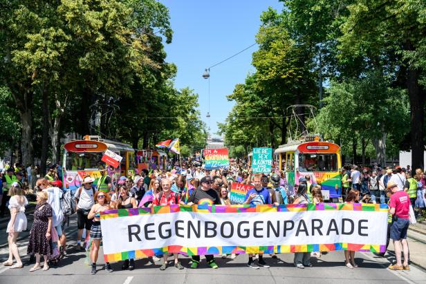 Jetzt erst recht: Laute Lebensfreude gegen die Trauer bei der Vienna Pride