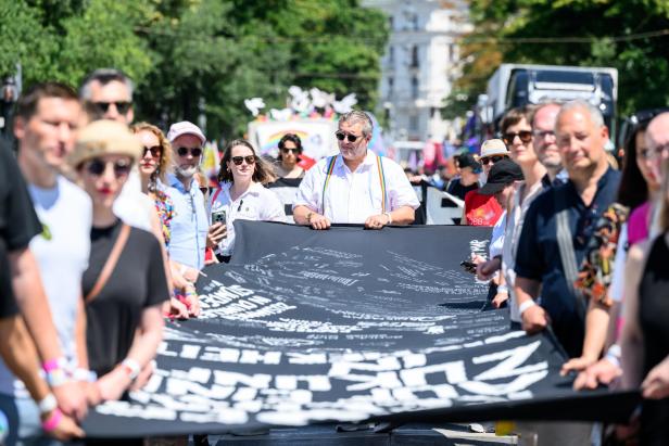 Jetzt erst recht: Laute Lebensfreude gegen die Trauer bei der Vienna Pride