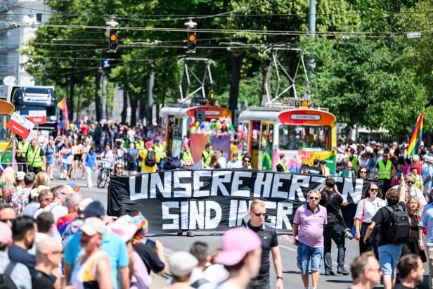 Jetzt erst recht: Laute Lebensfreude gegen die Trauer bei der Vienna Pride