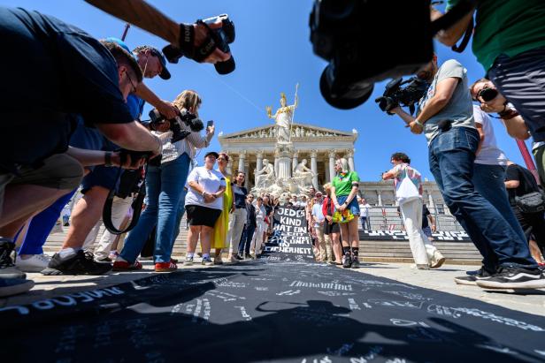 Jetzt erst recht: Laute Lebensfreude gegen die Trauer bei der Vienna Pride