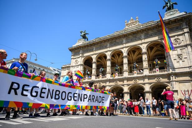 Jetzt erst recht: Laute Lebensfreude gegen die Trauer bei der Vienna Pride