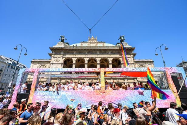Jetzt erst recht: Laute Lebensfreude gegen die Trauer bei der Vienna Pride