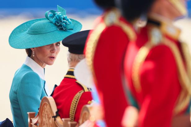 Kate neben Charles und Camilla Trooping the Colour parade to honour Britain's King Charles on his official birthday in London