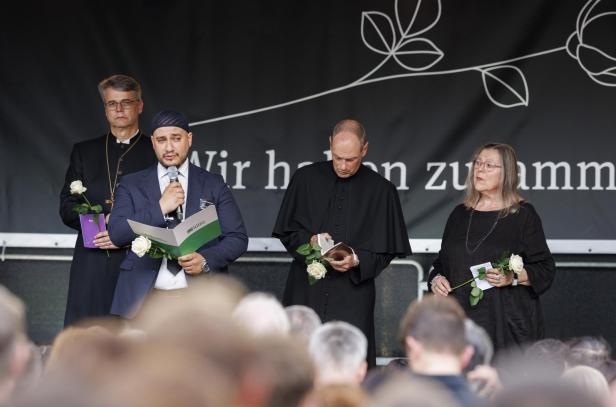 Graz gedenkt der Amoklauf-Opfer: "Wir halten zusammen"