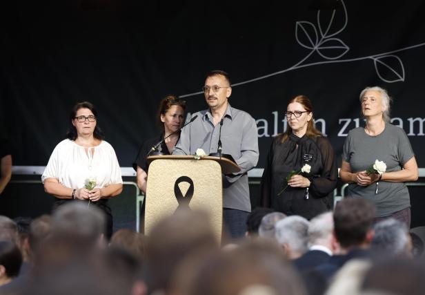 Graz gedenkt der Amoklauf-Opfer: "Wir halten zusammen"
