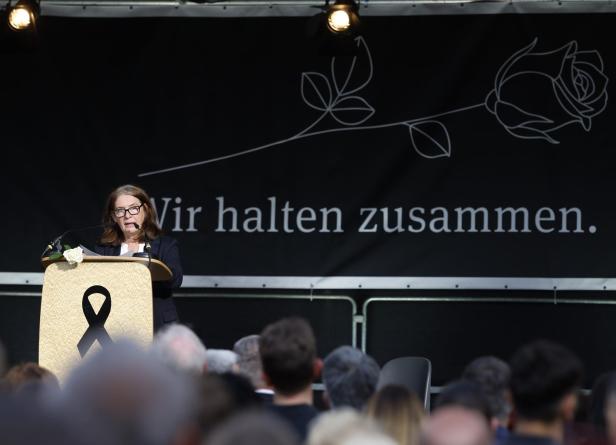 Graz gedenkt der Amoklauf-Opfer: "Wir halten zusammen"