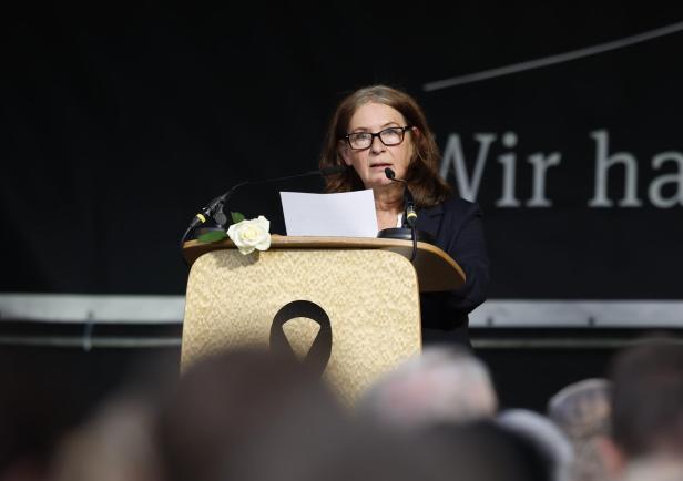 Graz gedenkt der Amoklauf-Opfer: "Wir halten zusammen"