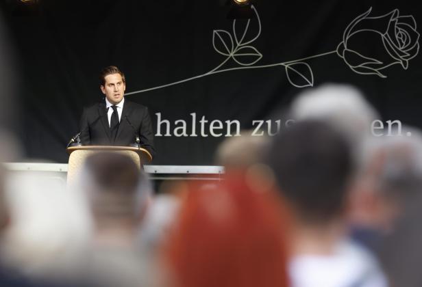 Graz gedenkt der Amoklauf-Opfer: "Wir halten zusammen"