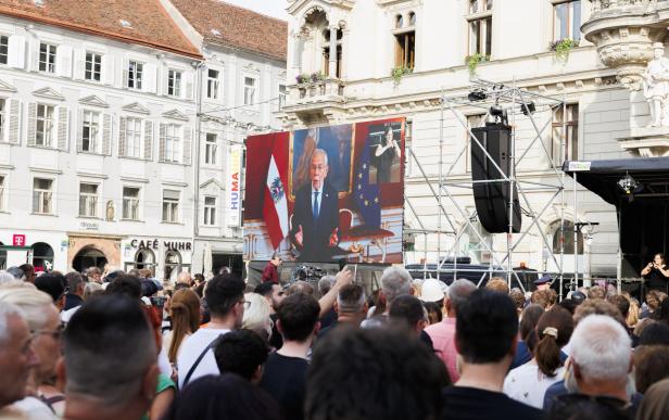 Graz gedenkt der Amoklauf-Opfer: "Wir halten zusammen"