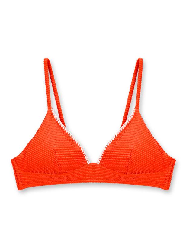Ein orangefarbenes Triangel-Bikini-Oberteil mit weißen Ziernähten.