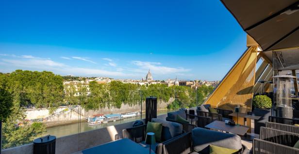 Blick von der Dachterrasse des Hotels „The First Musica“ auf Rom.
