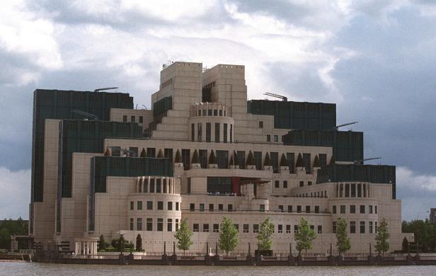 Gesamtansicht des Hauptsitzes des britischen MI6 in Vauxhall Cross.