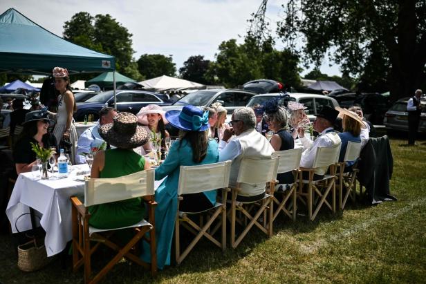 Ascot Backstage RACING-ENG-ASCOT