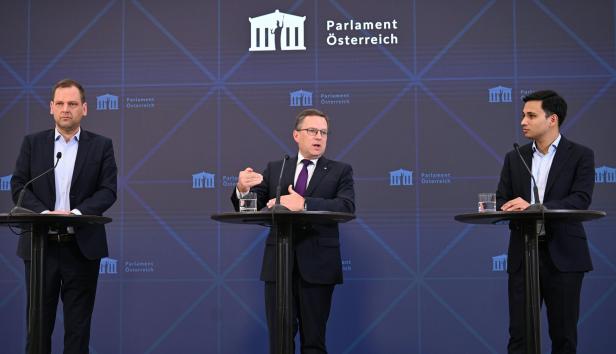 PK "NÄCHSTE REFORMSCHRITTE ZUR SICHERUNG DER PENSIONEN": KUCHER / WÖGINGER / SHETTY Die drei Klubobleute der Regierungsparteien, Philip Kucher, August Wöginger, Yannick Shett bei einer Pressekonferenz im Parlament