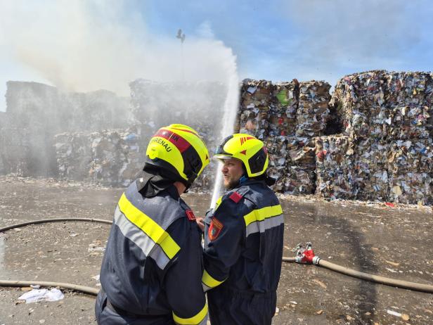 Brand in Papierfabrik