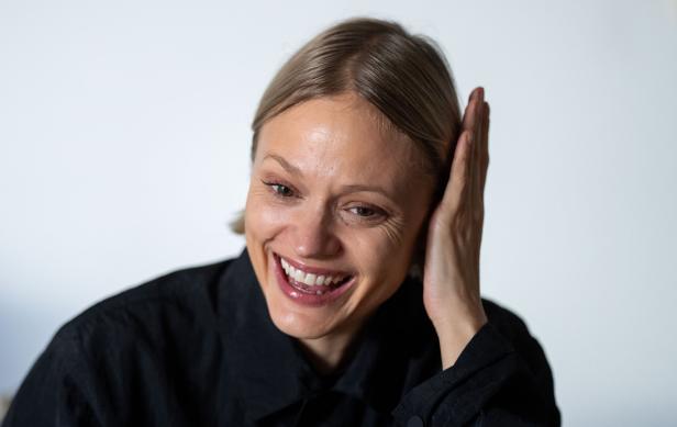INTERVIEW MIT SCHAUSPIELERIN MAVIE HÖRBIGER