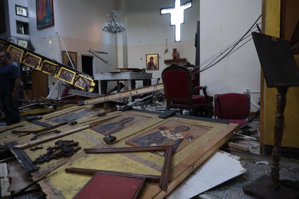 Several killed in suicide bombing at Damascus church